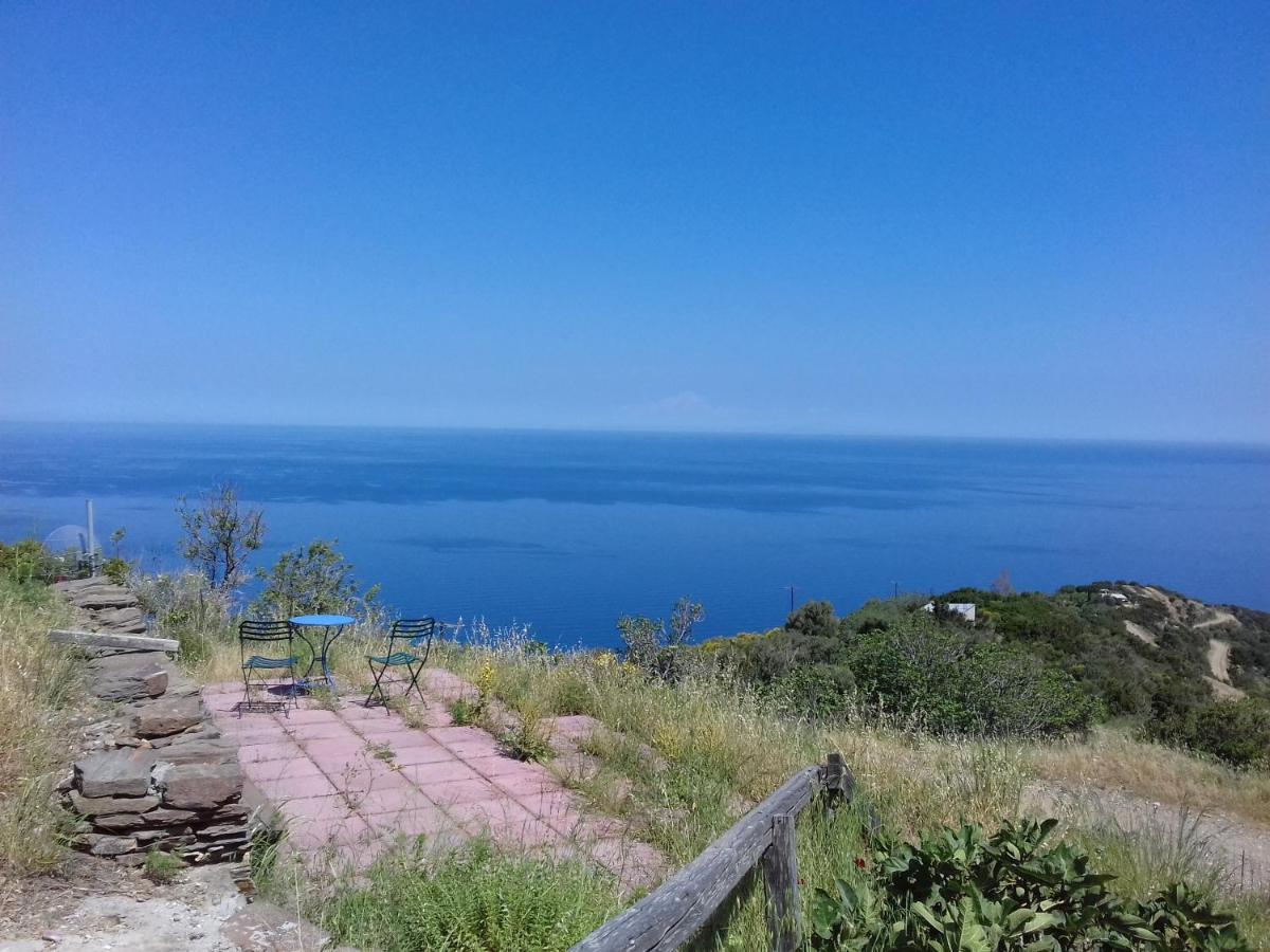 Ikarian Centre - Accommodation & Mountain Hiking エヴディロス エクステリア 写真